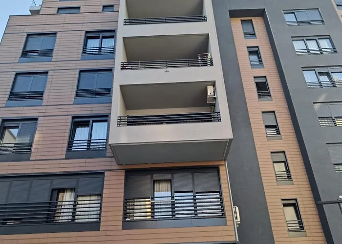 Cityscape * 地拉那